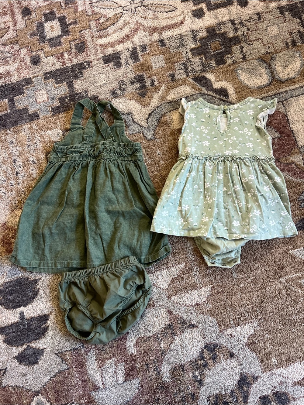 Carters Summer Bundle - Picture 4 of 4
